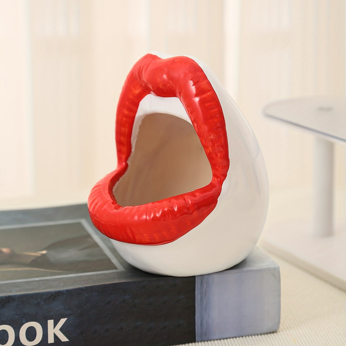 1pc Cartoon Cute Ashtray, Fashionable Lip-shaped Ceramics, Creative Trendy Home Furnishings, Personalized Mini Gift Ashtrays, Ceramic Ashtrays, Cigarette Ashtrays,home Decor